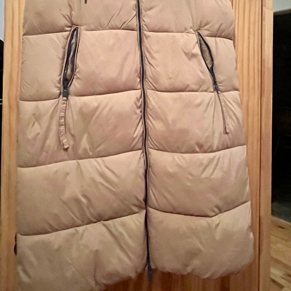 Long puffer vest - Picture 2 of 2